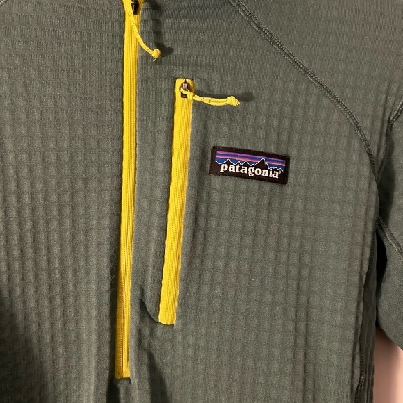 Patagonia R1 Pullover - Picture 2 of 4